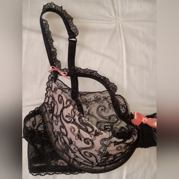 Victoria's Secret Dream Angels Black Lace Balconette Bra. Size 32D. 💕 - Picture 6 of 14